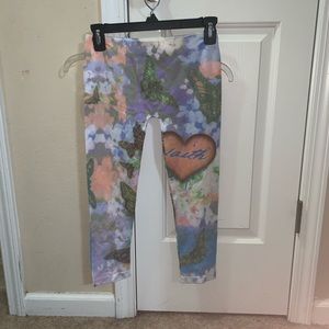 Faith butterflies floral capri leggings one size